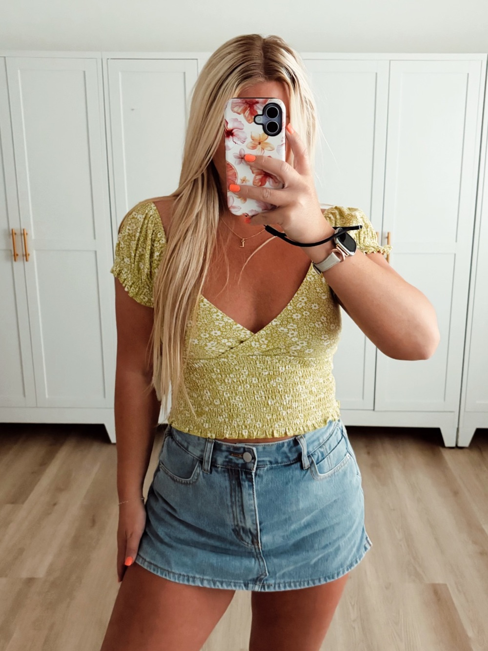 🆕 NWT BILLABONG green floral smocked cropped top